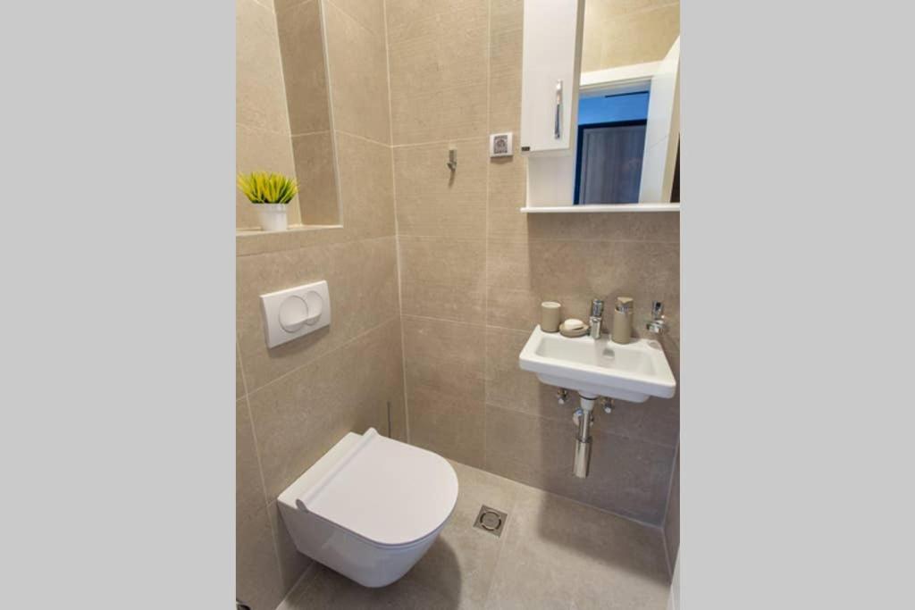 Lina - Pg, Gorica Park View Apartment Подгорица Екстериор снимка